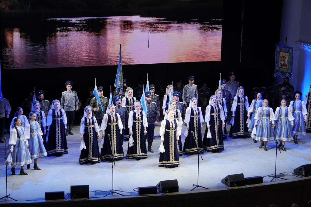 Оренбургский государственный академический русский народный хор отправился в гастрольный тур по 7 городам России 